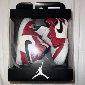 Baby Jordan 1 sneakers